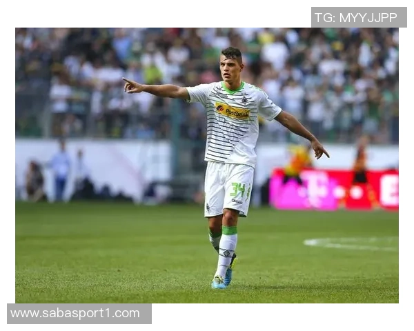 赫迪拉盛赞维蒂尼亚自信表现称其为巴黎中场的节拍器