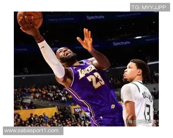 湖人尽管失误频频三分不佳却凭借进攻篮板拼搏奋战 湖人尽管失误频频三分不佳却凭借进攻篮板拼搏奋战